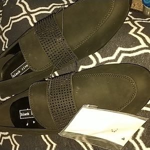 Black Rivet size 9 black jeweled women's flats